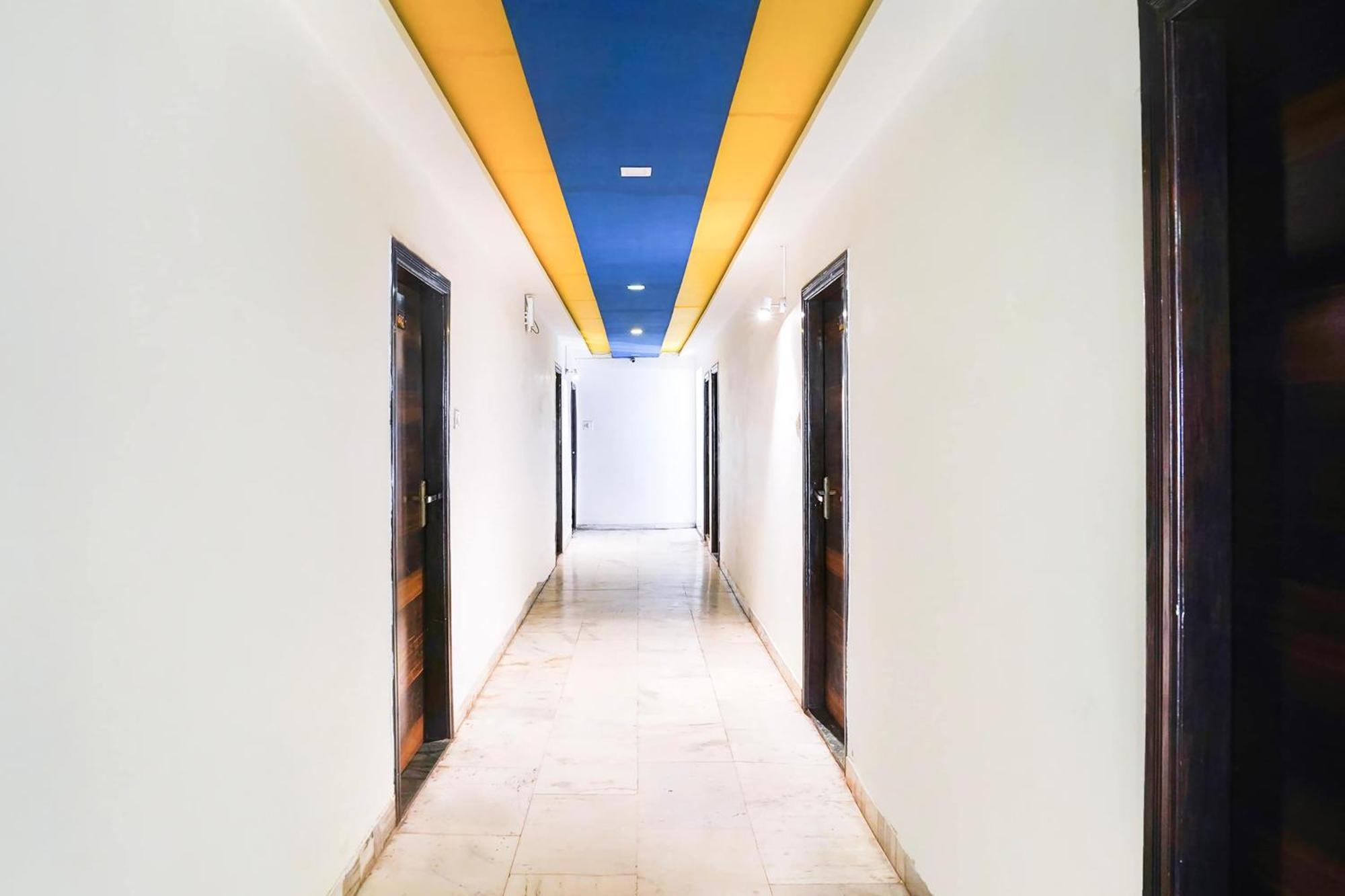 OYO 2286 Hotel Bridge Ahmedabad Buitenkant foto