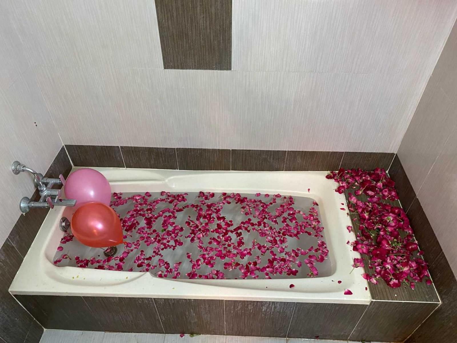 OYO 2286 Hotel Bridge Ahmedabad Buitenkant foto