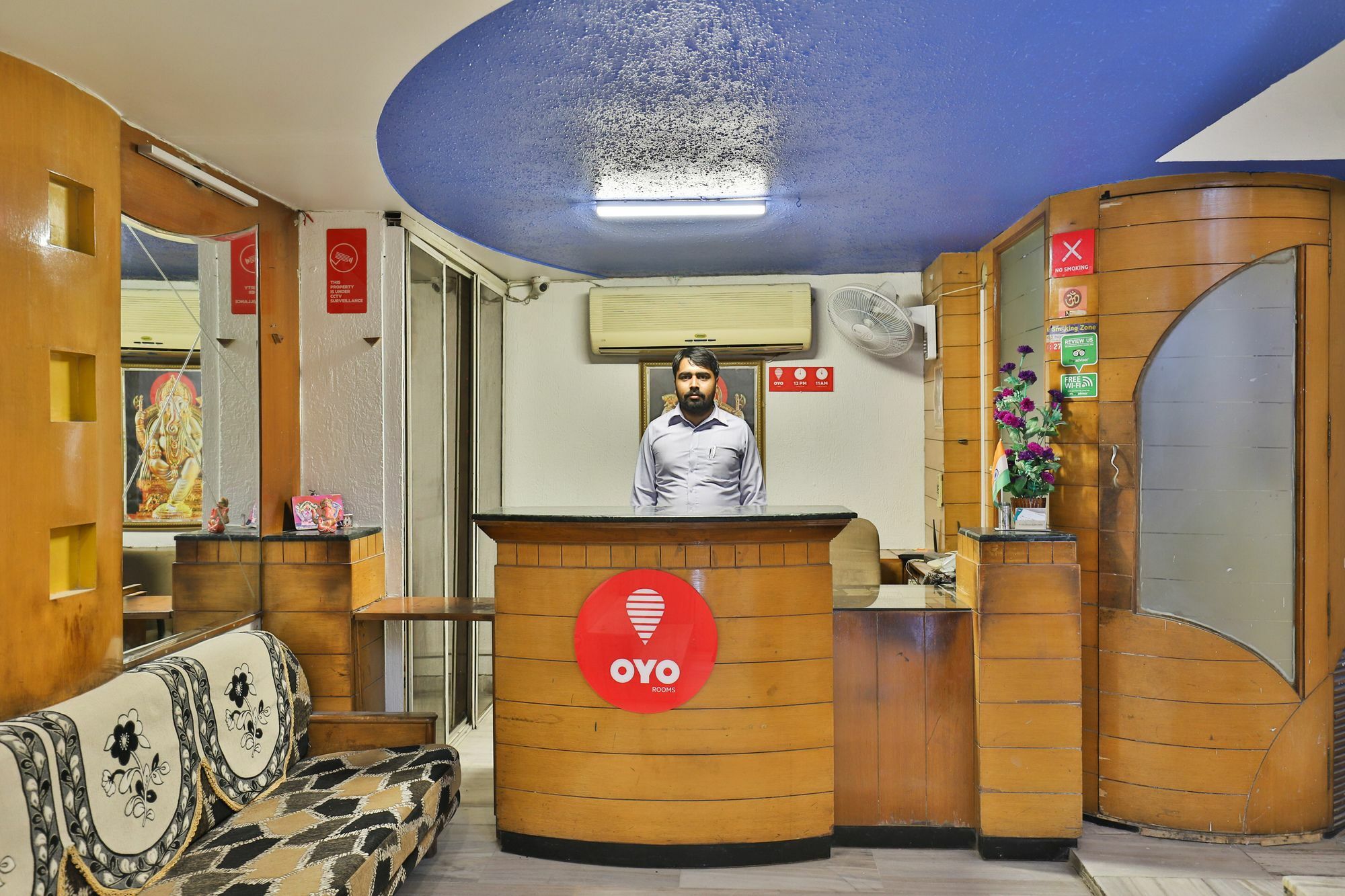 OYO 2286 Hotel Bridge Ahmedabad Buitenkant foto